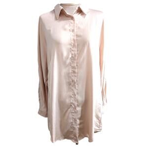 Womens Umgee Satin Blouse Size Large Cream Long Line Button Up Classic Sleeve